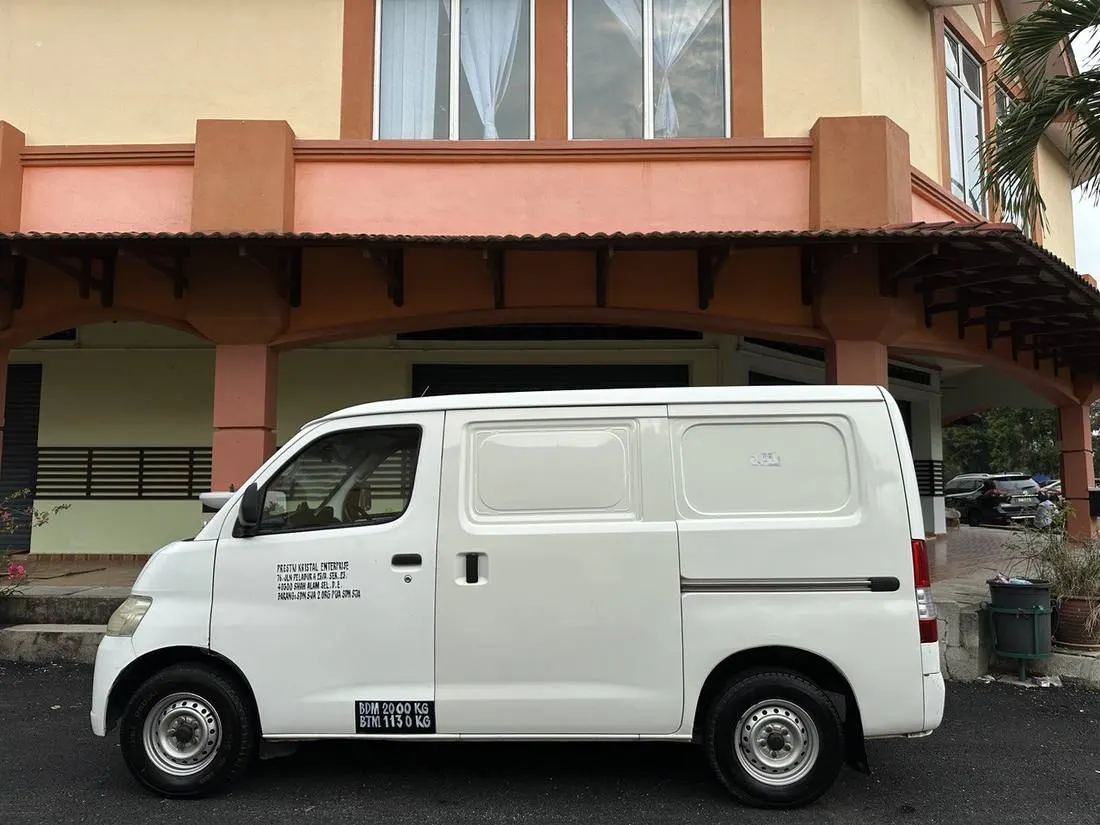 Galeri Van Sewa KL PJ 4